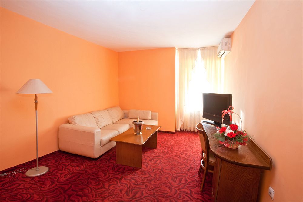 Hotel Blvd 7 Plovdiv Ngoại thất bức ảnh